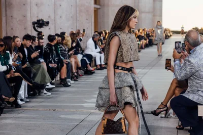 Look 3
